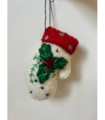 Felt mitten decoration